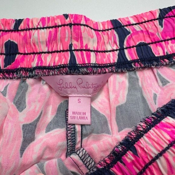 Lilly Pulitzer - Katia Shorts: "High Tide Navy Via Amor" Small - Picture 3 of 10